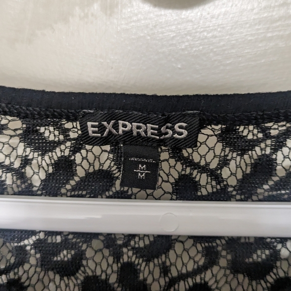 Express Top 🖤 - Picture 2 of 2